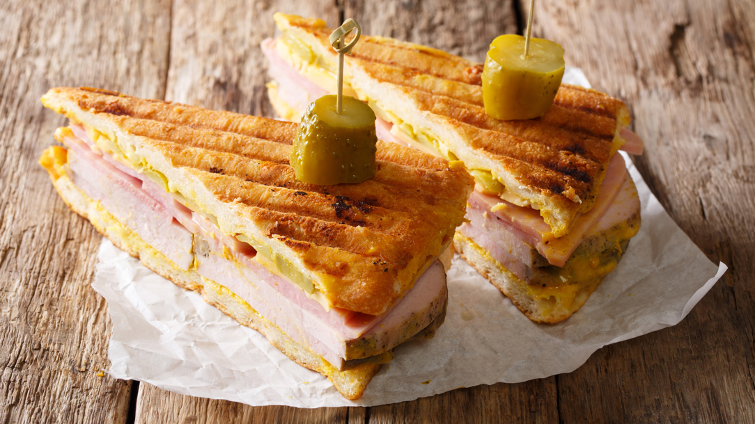 A sandwich from Enriquetes.