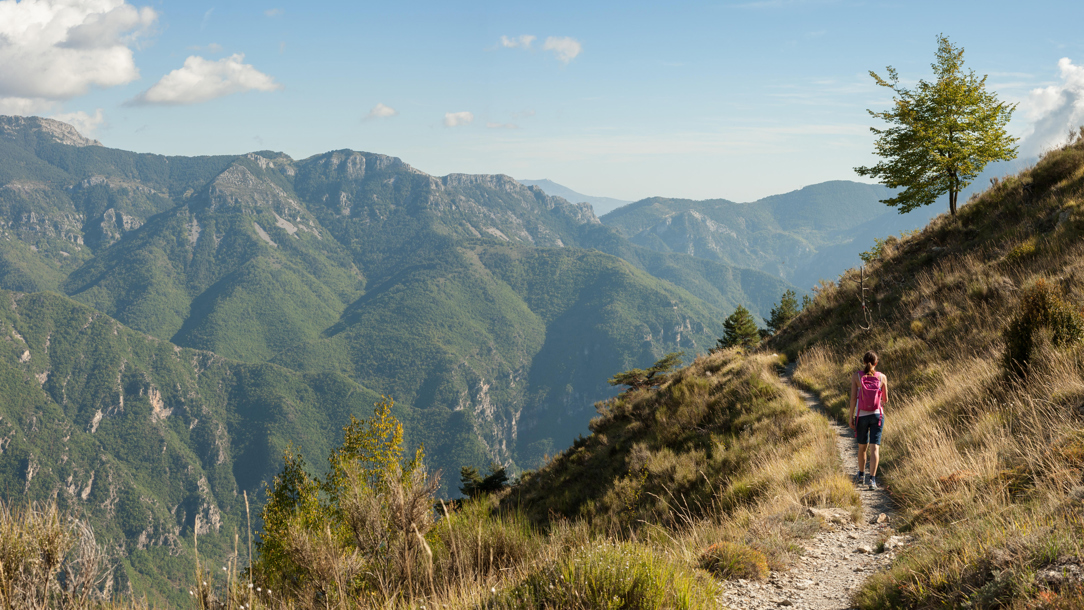 A hiking route in stunning countryside.