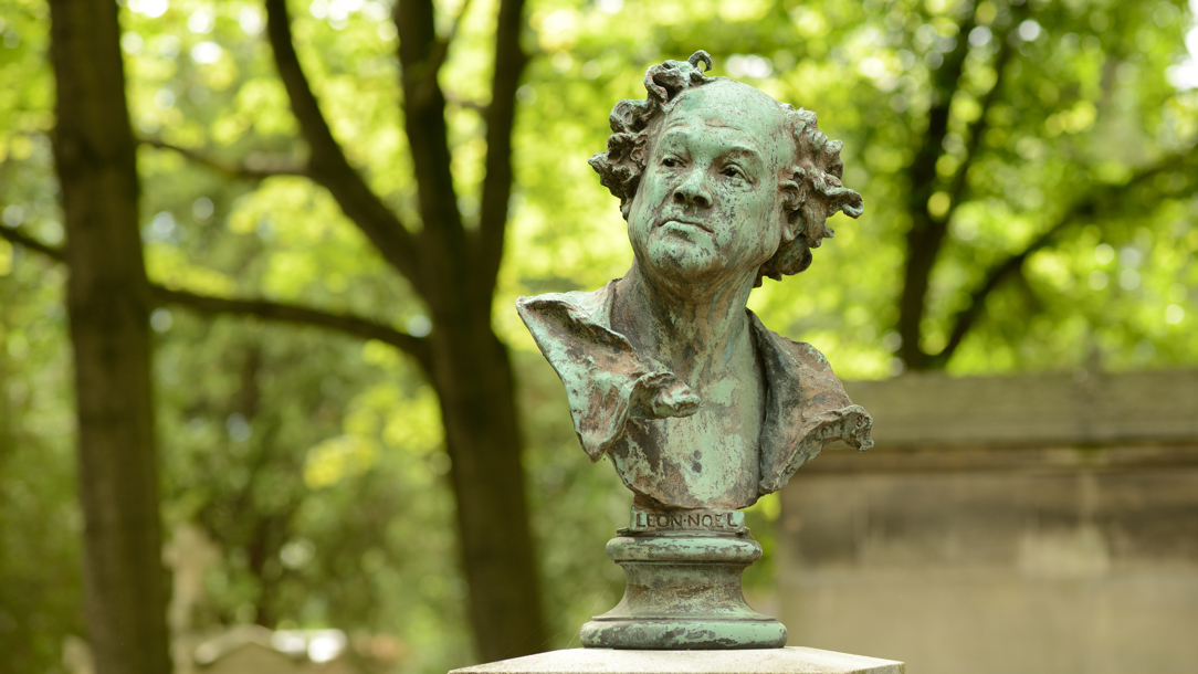 A sculpture in Pere Lachaise.