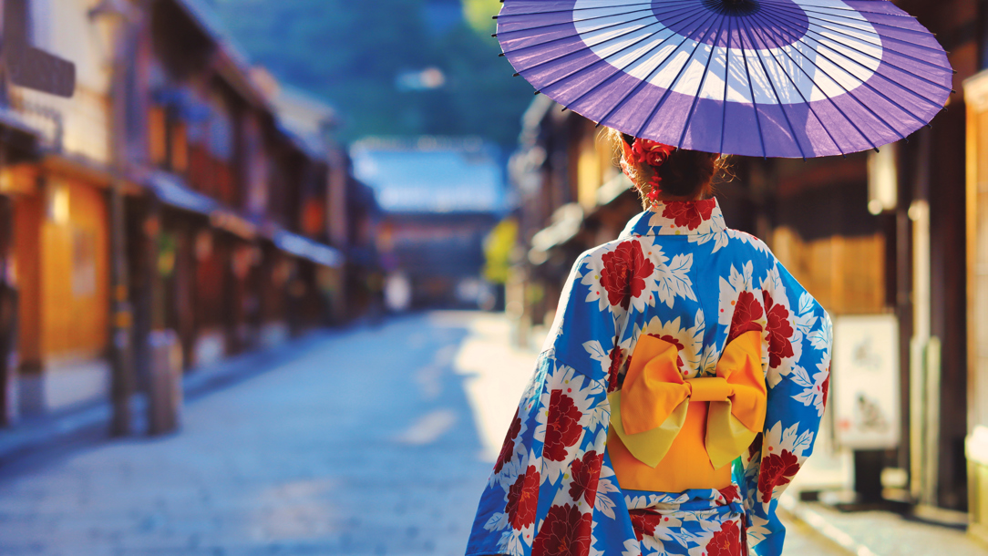 A woman in traditional dress in Kanazawa.